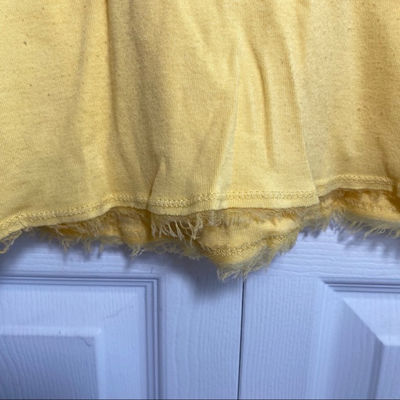 Linq V-Neck Raw-Hem Top - Picture 6 of 7